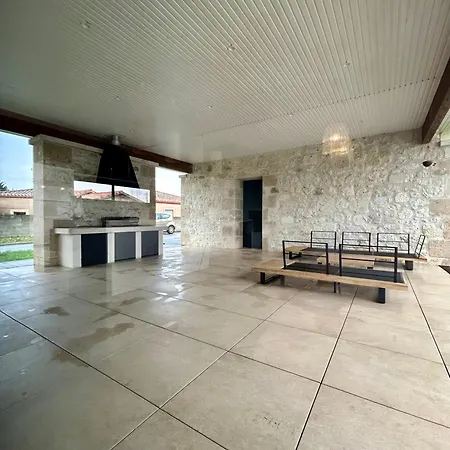 Villa De L'amiral - Luxe Et Detente A *